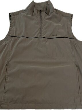 Izod Men's Sleeveless Quarter-Zip Vest in Taupe